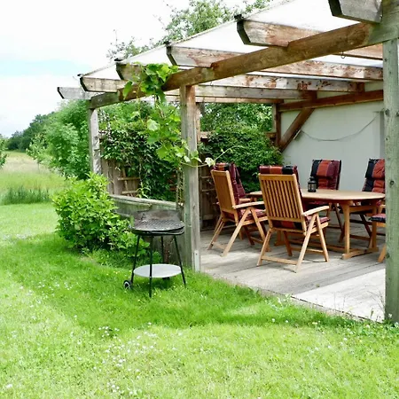 Poseby - Strandnah & Im Gruenen Mit Kamin * Westerholz