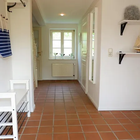 Poseby - Strandnah & Im Gruenen Mit Kamin